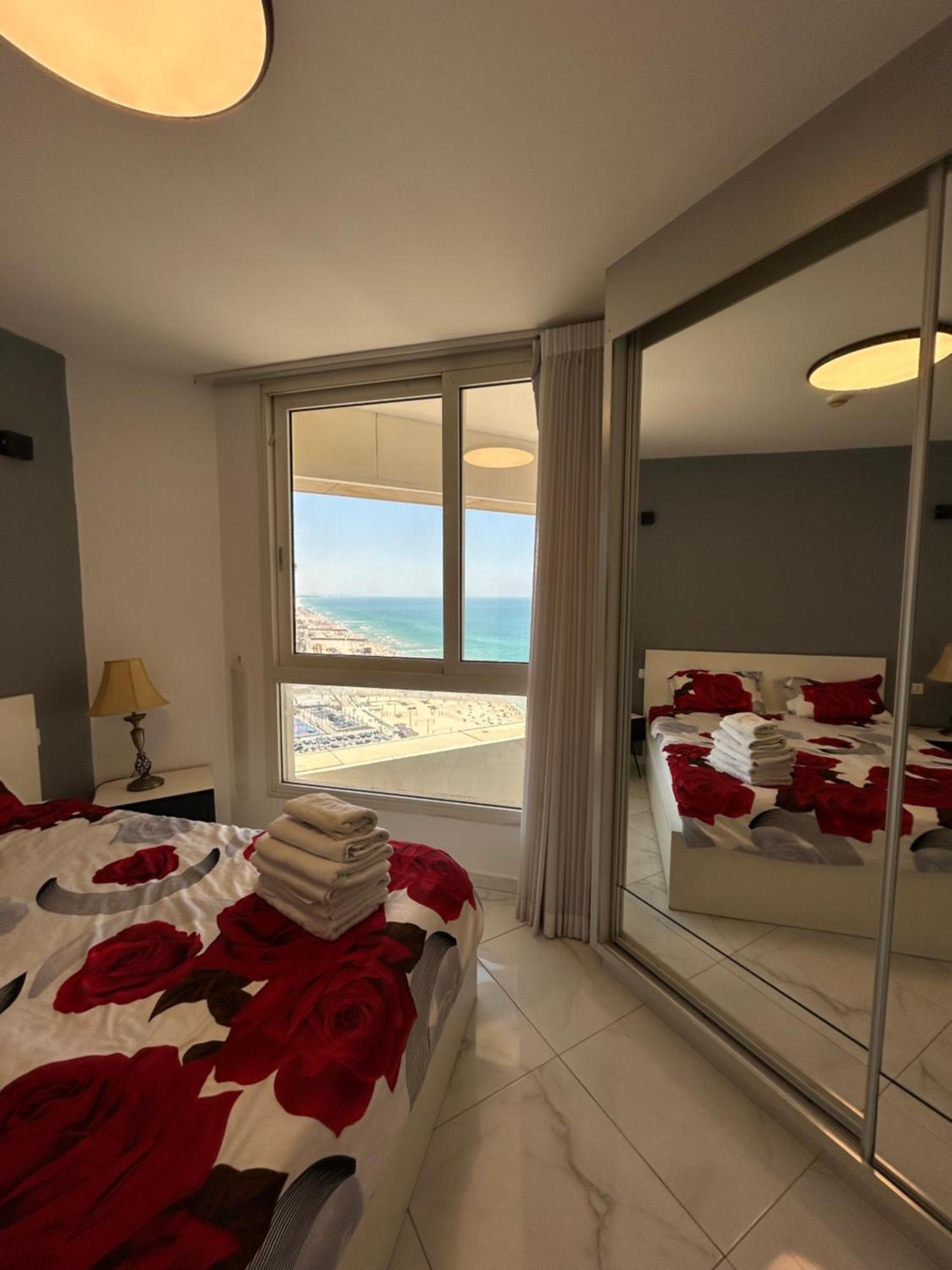סוויטת אהבה מתוקה על הים-Sweet Love Suite On The Sea Bat Yam Dış mekan fotoğraf
