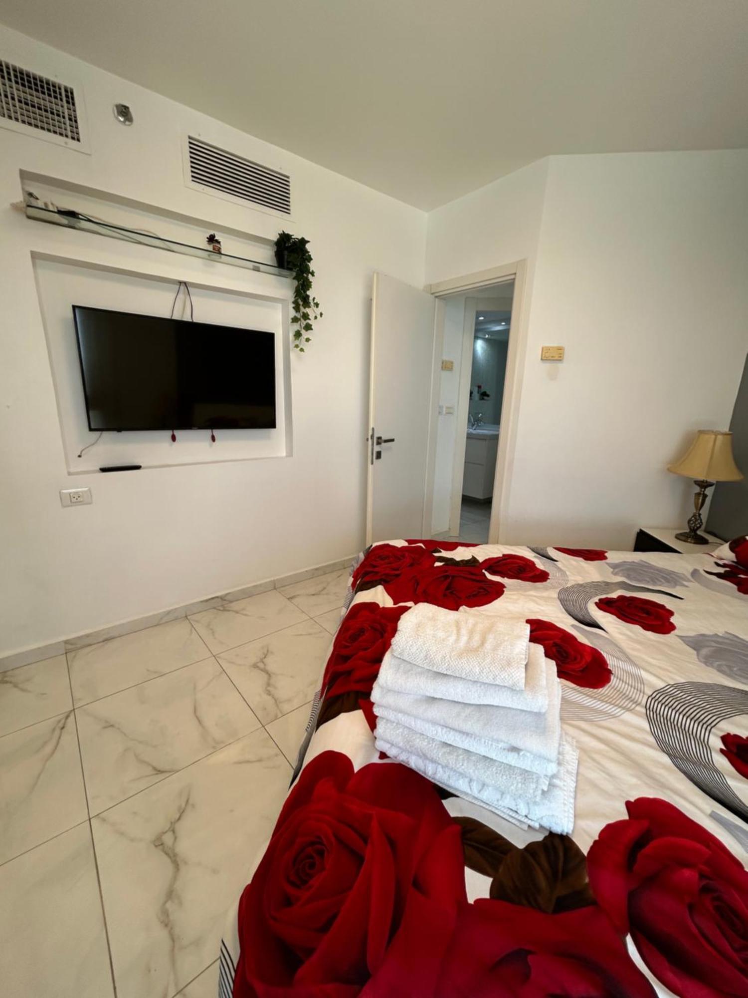 סוויטת אהבה מתוקה על הים-Sweet Love Suite On The Sea Bat Yam Dış mekan fotoğraf
